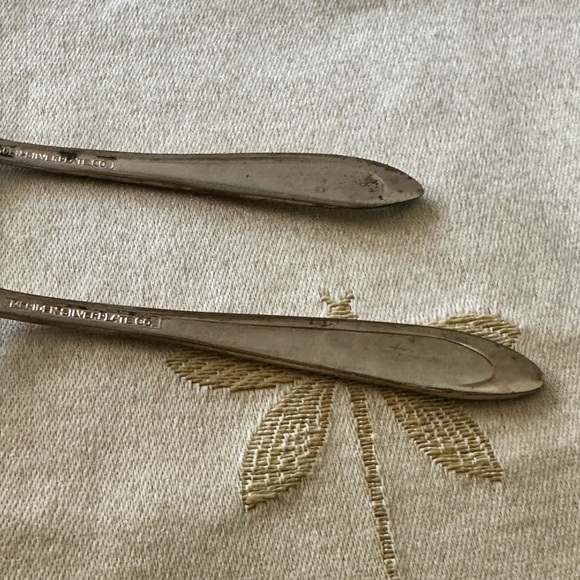 Vintage Meriden Silverplate Co. First Lady 2 Piece Pickle Fork & Cheese Spreader - Picture 6 of 8